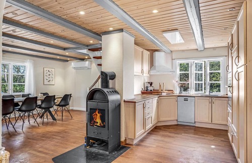Udsholt House | Amazing home in Græsted with jacuzzi