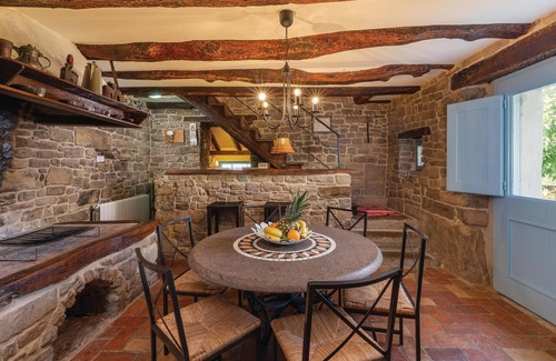 Kostanjica House | Amazing home in Groznjan with WiFi