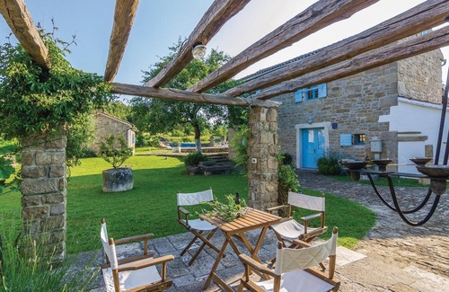 Kostanjica House | Amazing home in Groznjan with WiFi