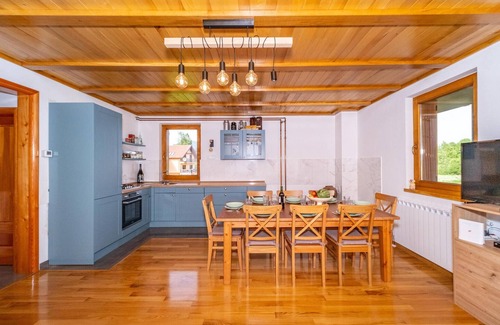 Jasenak House | Amazing home in Jasenak with WiFi