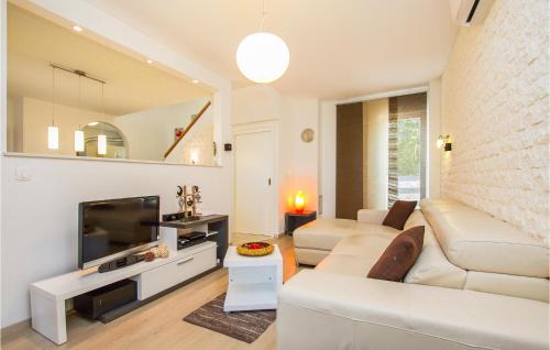 Snasici House | Amazing Home In Labin With Sauna