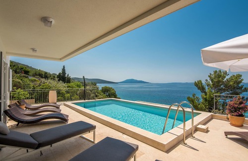 Martinscica House | Amazing home in Martinscica