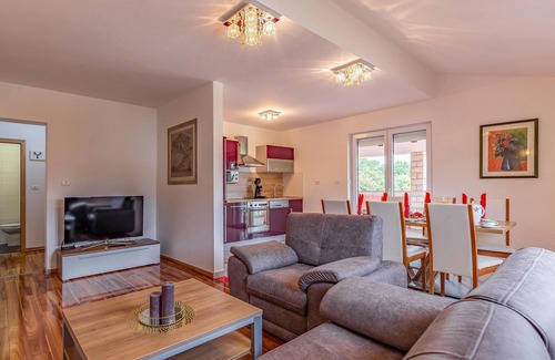 Liznjan House | Amazing home in Pula with sauna