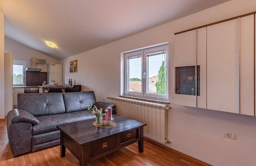 Liznjan House | Amazing home in Pula with sauna