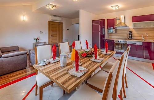 Liznjan House | Amazing home in Pula with sauna