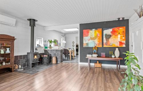 Ronde House | Amazing Home In Rønde With Wifi
