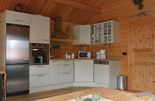 Sørvagen House | Amazing home in Sørvågen with WiFi