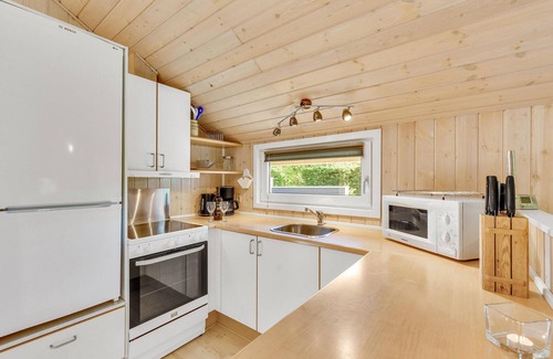 Skaven Strand House | Amazing home in Tarm with WiFi