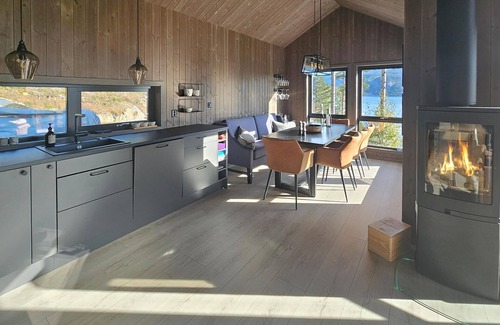 Nissedal House | Amazing home in Treungen with WiFi