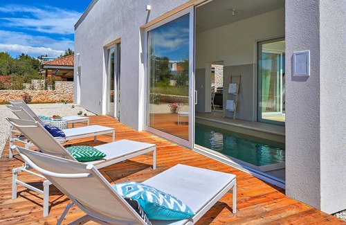 Zadar House | Amazing home in Ugljan