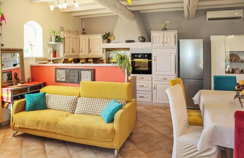 Valreas House | Amazing home in Valréas with WiFi