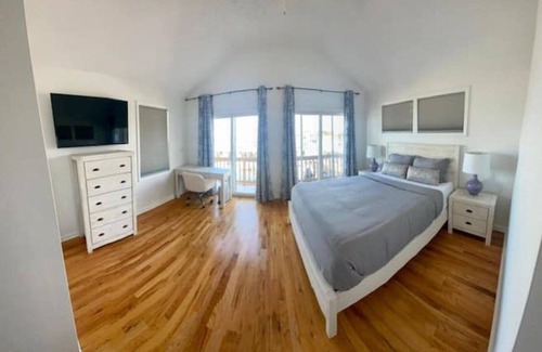 Highlands House | Amazing House on the Water in Highlands