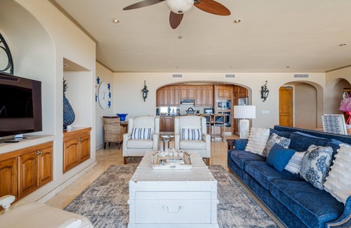 Zona Hotelera Condo | Amazing Las Mananitas Amenities and Location