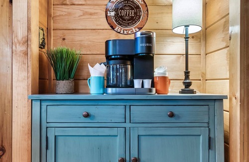 Pigeon Forge Cabin | Amazing Location! Private Hot Tub No Scary Roads