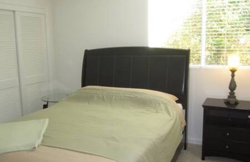 Downtown Apartment | Amazing location Walk to the Promenade and the Beach