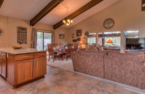 Sunriver House | Amazing lodge style home w/ large hot tub on Meadows Golf Course. Pet Friendly!