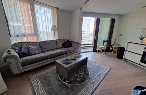 Paddington Apartment | Amazing Luxury one bedroom apartment with a swimming pool private cinema,gym