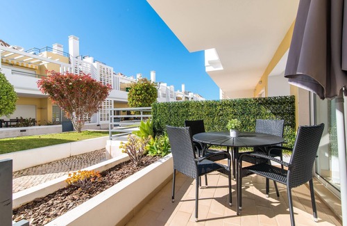 Cabanas Apartment | Amazing & Modern Apartment in Cabanas Beach with direct pool access (Sleeps 4)