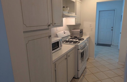 St. Petersburg - Clearwater Apartment | Amazing move in ready condo just 10 minutes from the beach. 65 plus community.