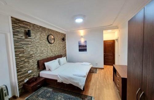 Cairo Apartment | Amazing Nile View and Pyramids Apartment