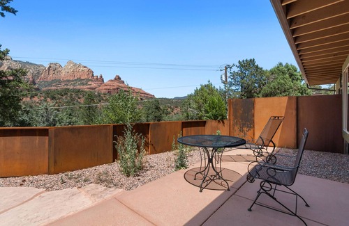 Uptown Sedona Apartment | Amazing Patio Views, Walk to Uptown Shops, Hammock and Firepit!