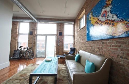 Wicker Park House | Amazing Penthouse Skyline Views!