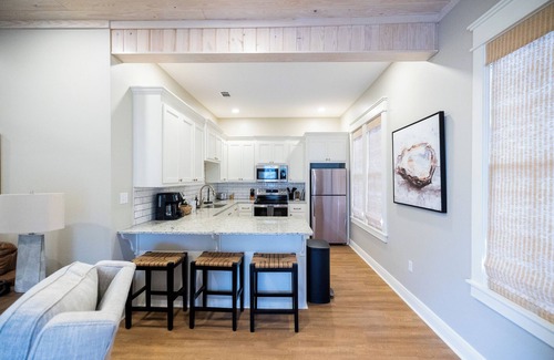 Laurel Ski Chalet | Amazing Property, Brand New, Coffee Bar, Walkable