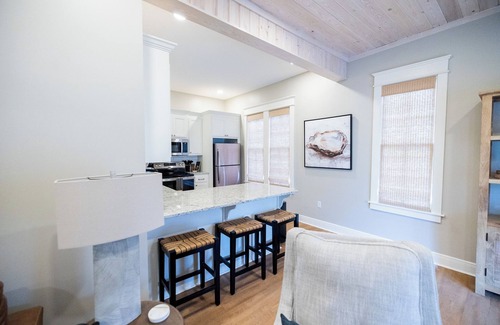 Laurel Ski Chalet | Amazing Property, Brand New, Coffee Bar, Walkable