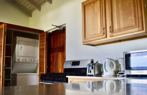 Cedar Grove Apartment | Amazing Sea-View Crosbies