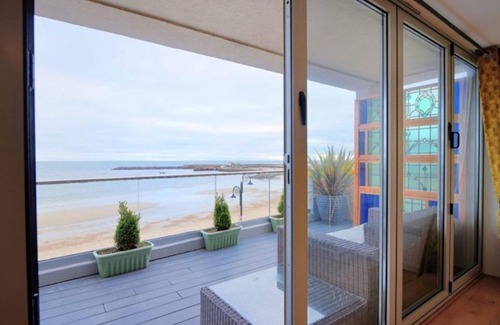 Lyme Regis Apartment | Amazing Sea Views
