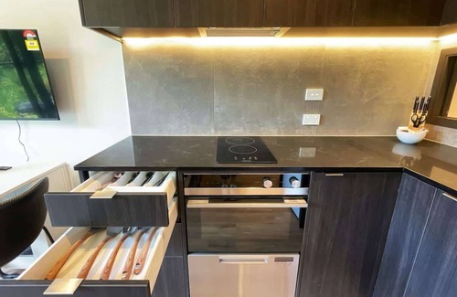 Newton Apartment | Amazing SkyTower & Park View vs Aircon, Pool & Gym