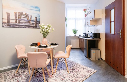 Wesoła Zachod Apartment | Amazing stay in noble historical townhouse located by Main Square