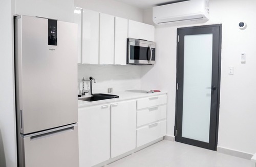 Eleanor Roosevelt Apartment | Amazing Studio @ The Eleanor House/Prime Location