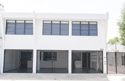 Eleanor Roosevelt Apartment | Amazing Studio @ The Eleanor House/Prime Location