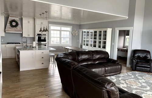 Sandbridge House | Amazing Sunset Bay Views, Movie Theater Game Room, Sports Pool, Kayaks & SUP