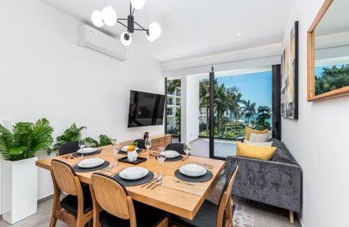Flamingos Apartment | Amazing &Totally New! Aria Ocean Condo 306 by Kivoya