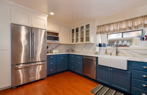 Eastside Santa Cruz Cottage | Amazing Twin Lakes Beach Views