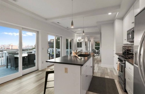 Milwaukee House | Amazing view, Modern Space