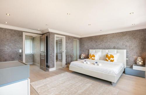 Golfe Juan Villa | Amazing villa sea view Azurenting & guest housse