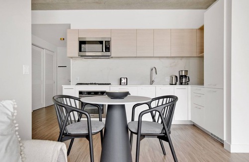 West Loop Gate Apartment | Amazing West Loop 1BR w/Pool, Gym & Lounge, nr L, by Blueground