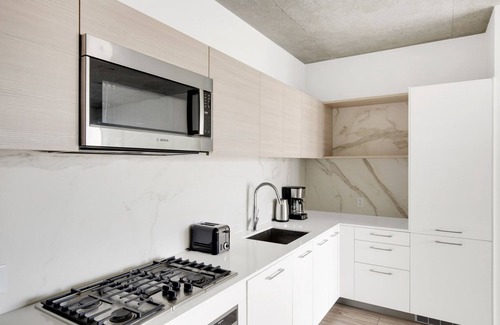 West Loop Gate Apartment | Amazing West Loop 1BR w/Pool, Gym & Lounge, nr L, by Blueground