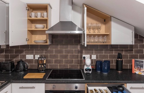 Islington Apartment | Amazingly Beautiful 3 BR Flat For Large Groups