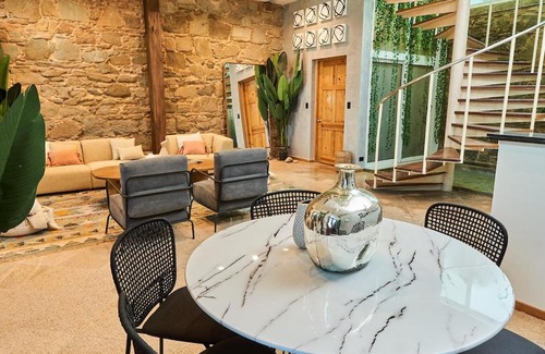 Casco Viejo Apartment | AmazINN Places private Splash Pool and relaxing Sound of Sea