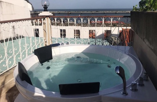 Casco Viejo Apartment | AmazINN Places Rooftop and Jacuzzi VII