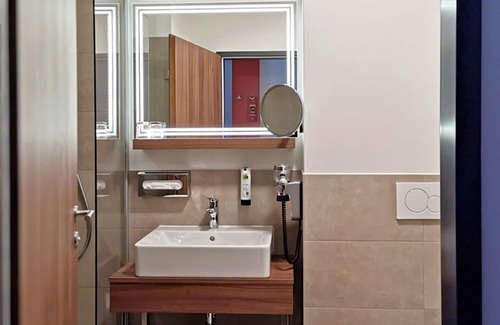 Feldkirchen bei Graz Hotel | Amedia Express Graz Airport, Trademark Collection by Wyndham