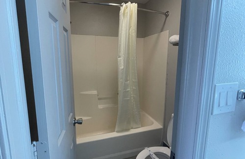 Muskogee Hotel | America's Best Inn