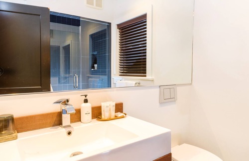 Greenport Hotel | American Beech in Greenport - Two-Bedroom Apartment 8