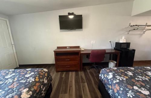 Paris Hotel | American Inn & Suites