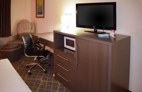 West Memphis Hotel | American Inn & Suites West Memphis I-40/I-55