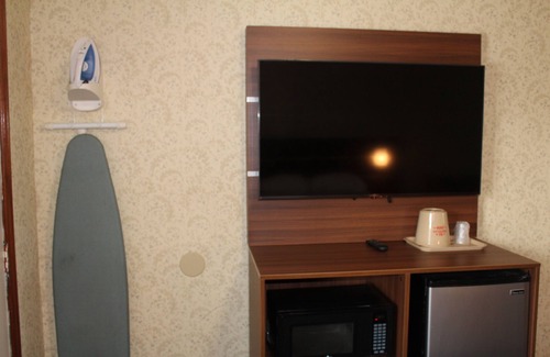 Branford Hotel | American Inn